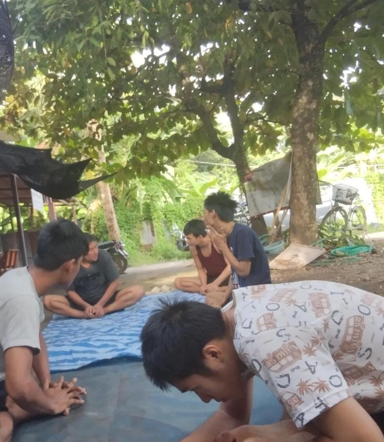 Mae Sot Commune Luaran gambar