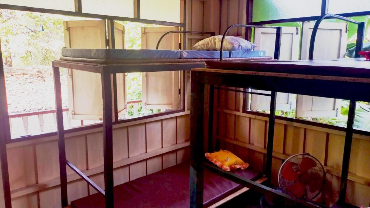 Mae Sot Commune Luaran gambar