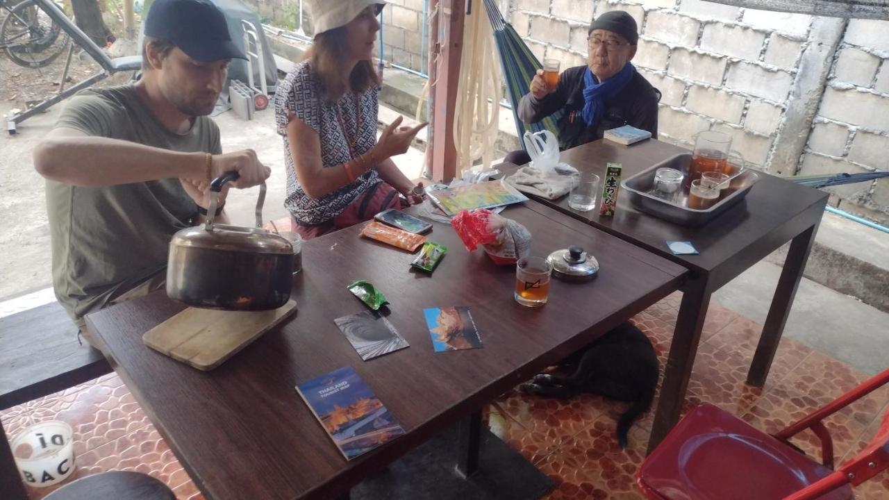 Mae Sot Commune Luaran gambar
