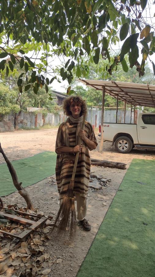 Mae Sot Commune Luaran gambar