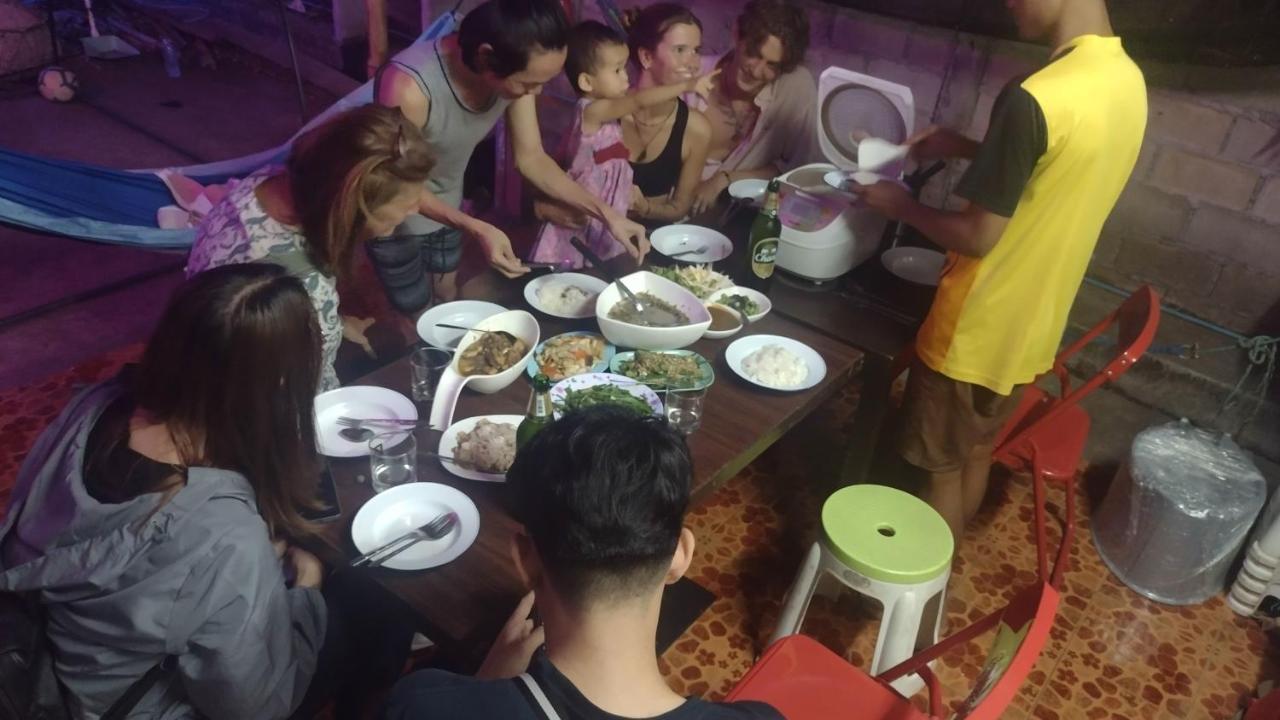 Mae Sot Commune Luaran gambar